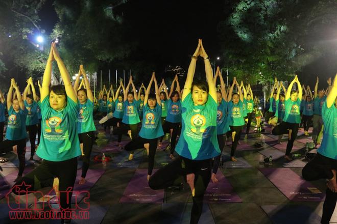 1.000 người tham gia đồng diễn nhân Ngày Quốc tế Yoga